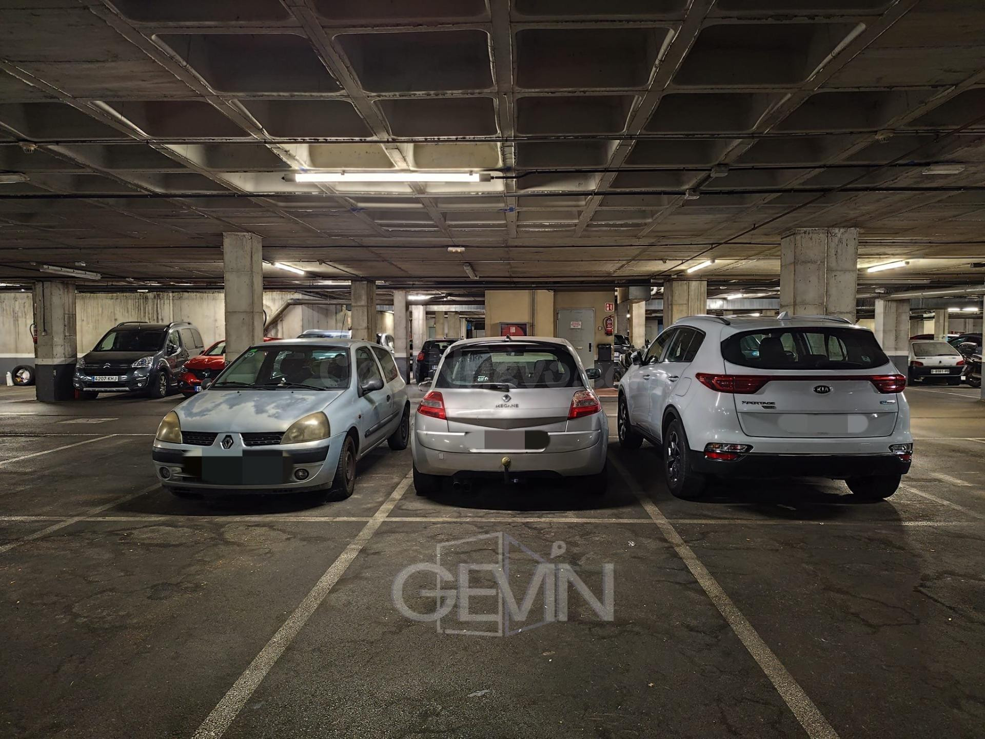Parking en venta a un paso del Parque Central y el Paseo de la Florida - foto 3