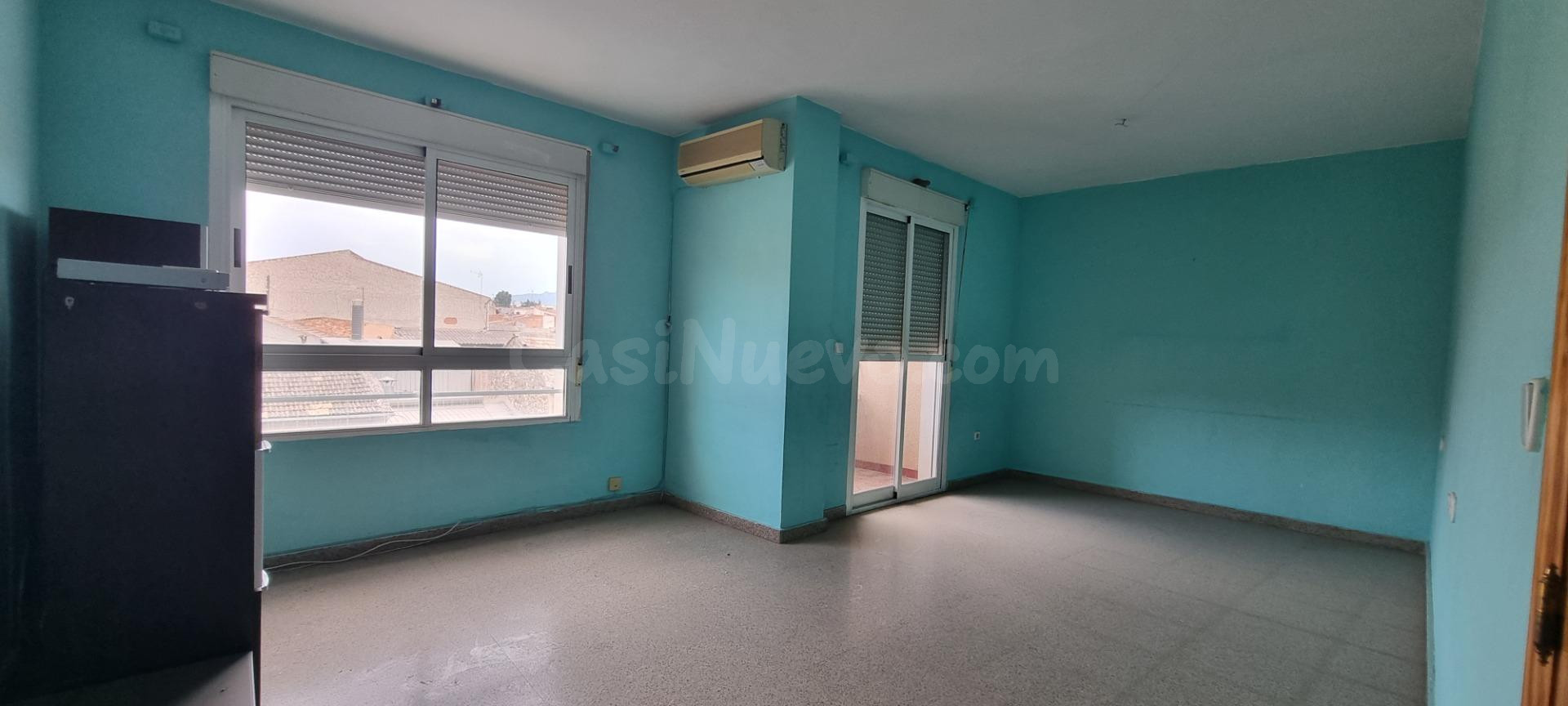 PISO CON VISTAS DESPEJADAS Y BALCÓN