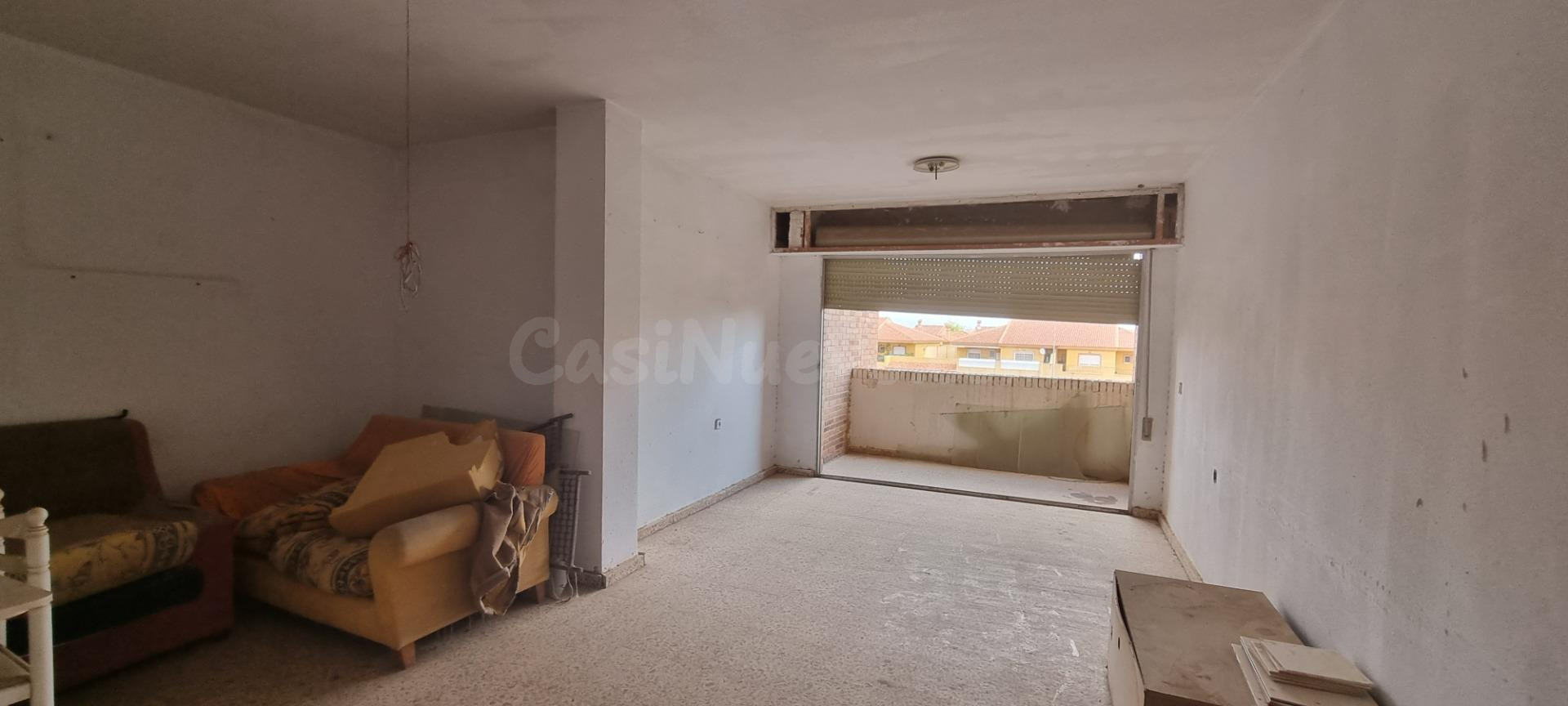Amplísima casa con vistas despejadas a un parque desde su terraza