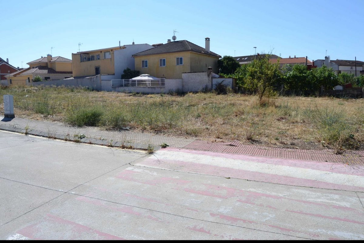 Urbis te ofrece un estupendo solar en venta en Ciudad Rodrigo, Salamanca.