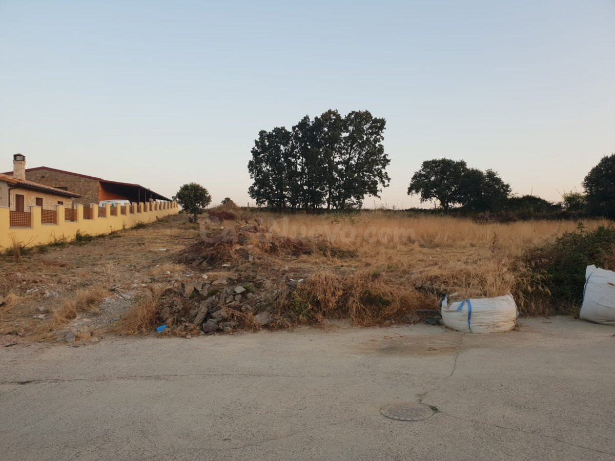 Urbis te ofrece un suelo urbano en venta en Escurial de la Sierra, Salamanca.