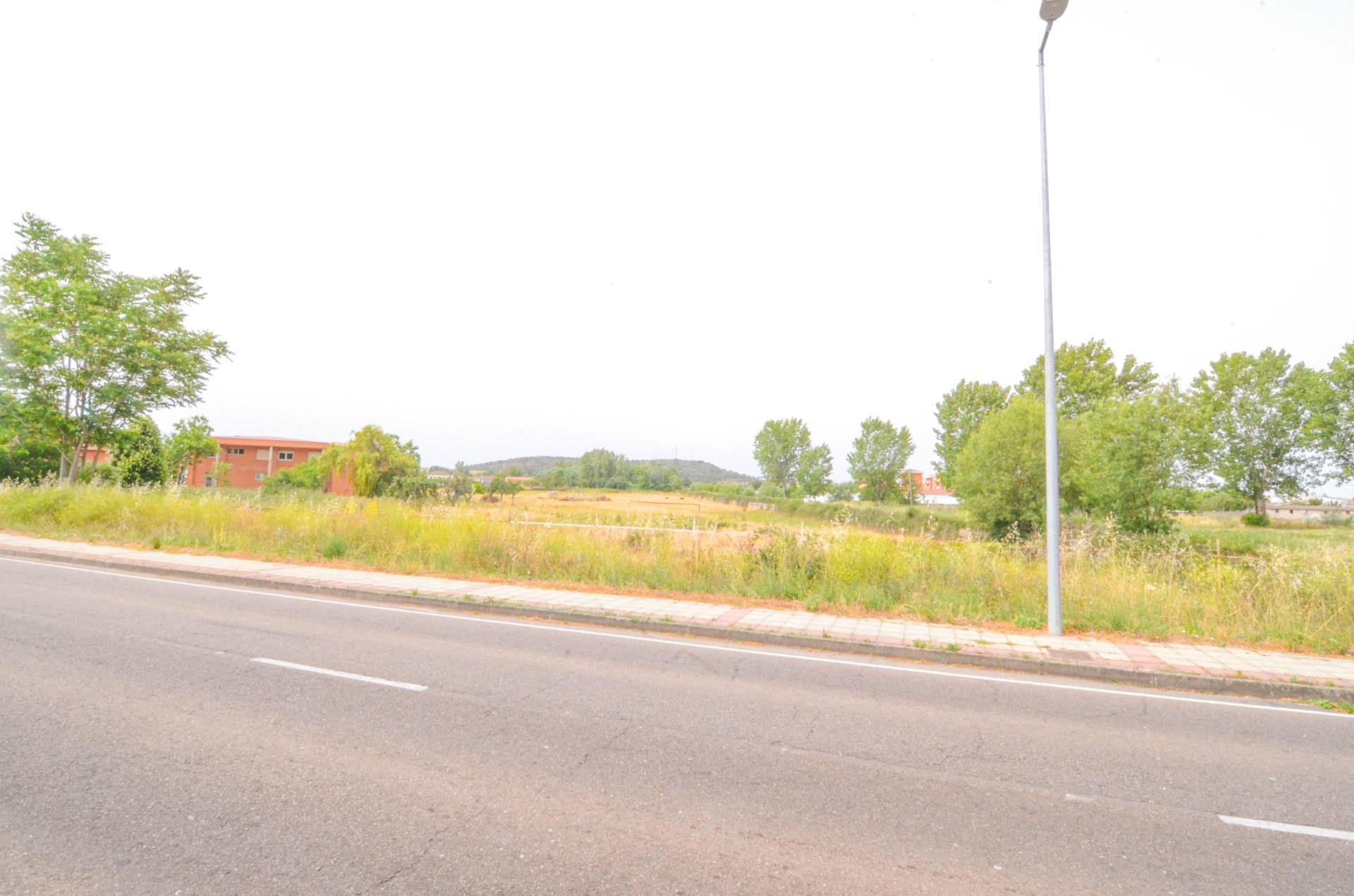 Urbis te ofrece un edificio en construcción en venta en Ciud - foto 2