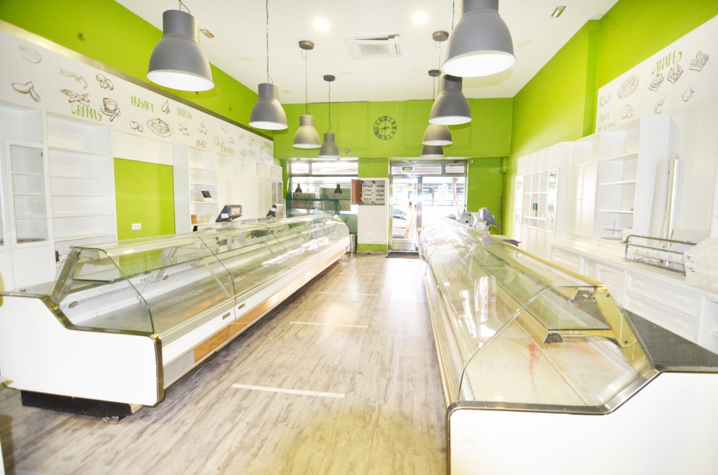 Urbis te ofrece un local comercial en venta en zona Centro, Salamanca.