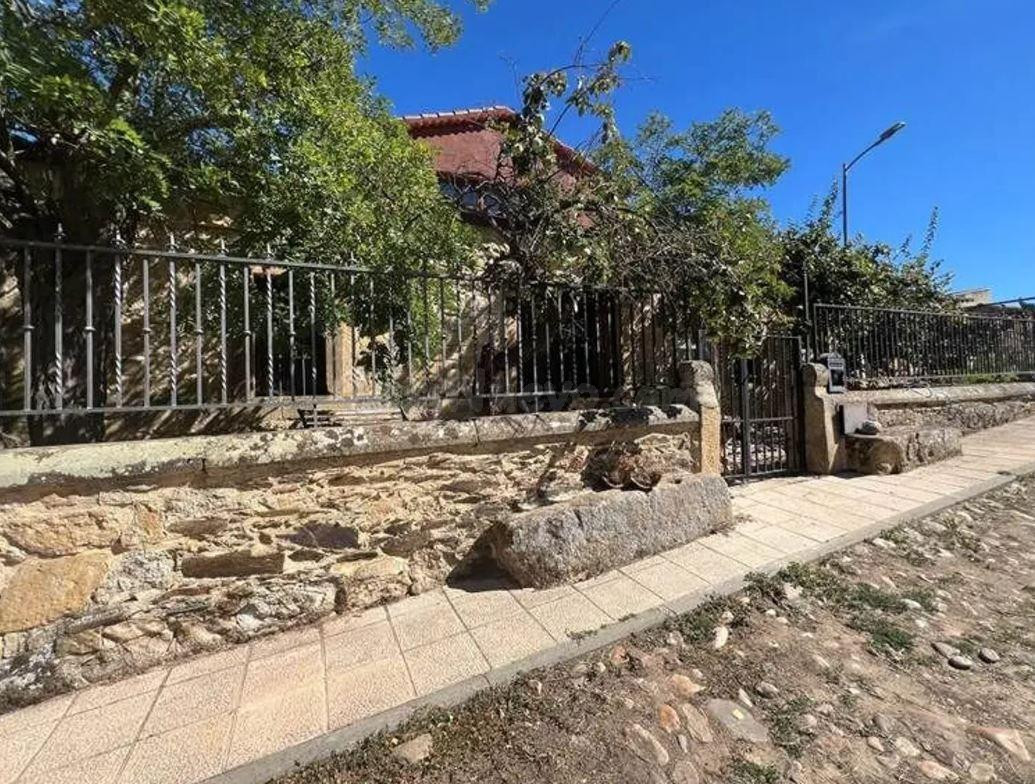 Urbis te ofrece una casa en venta en zona Santibáñez del Río - foto 3
