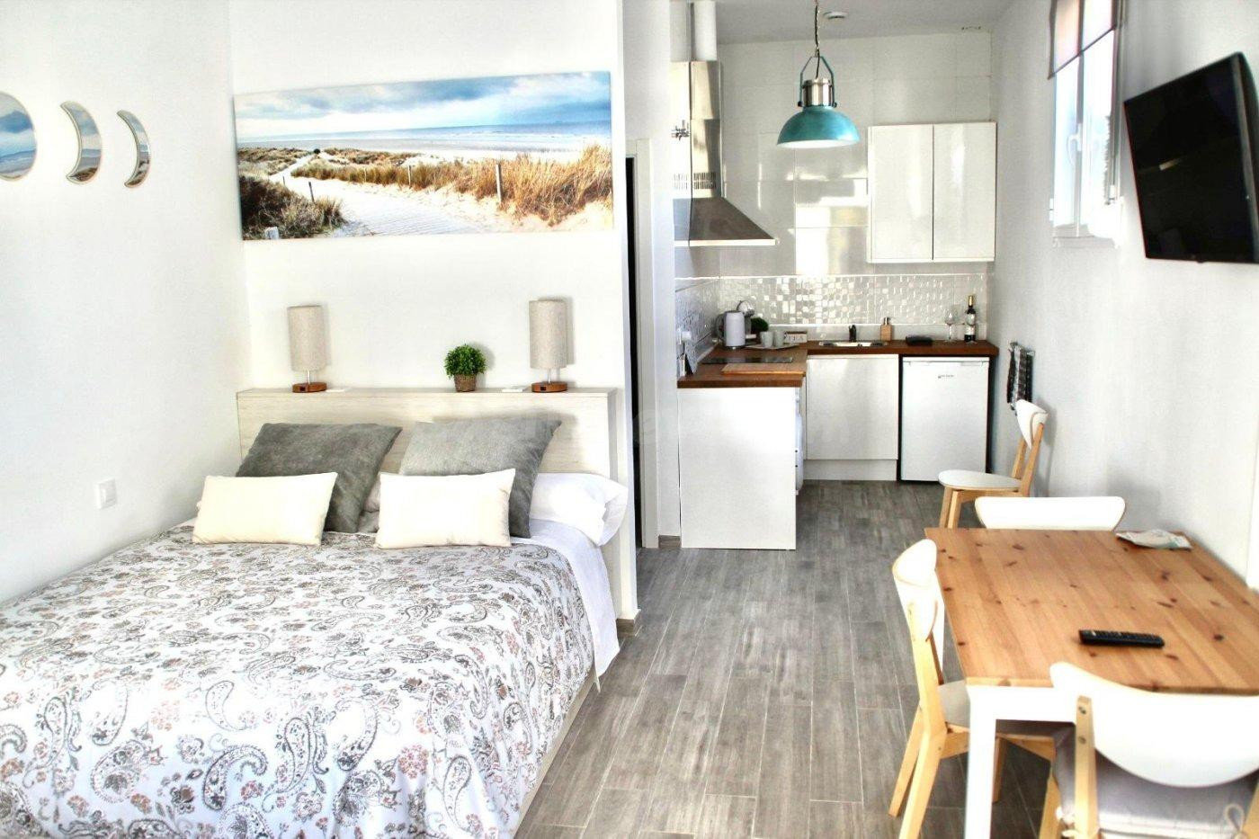 Estudio .Donde la Comodidad se Encuentra con el Encanto