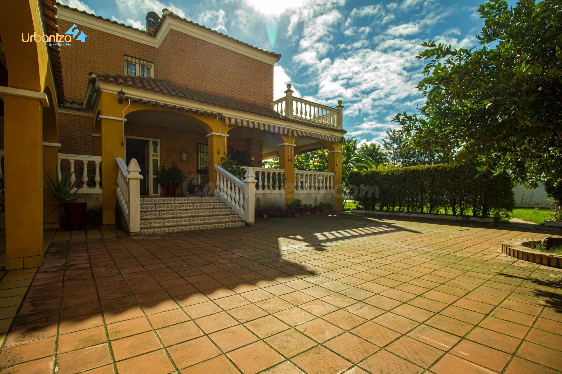 CHALET INDEPENDIENTE JUNTO AL VIEJO VIVERO EN BADAJOZ