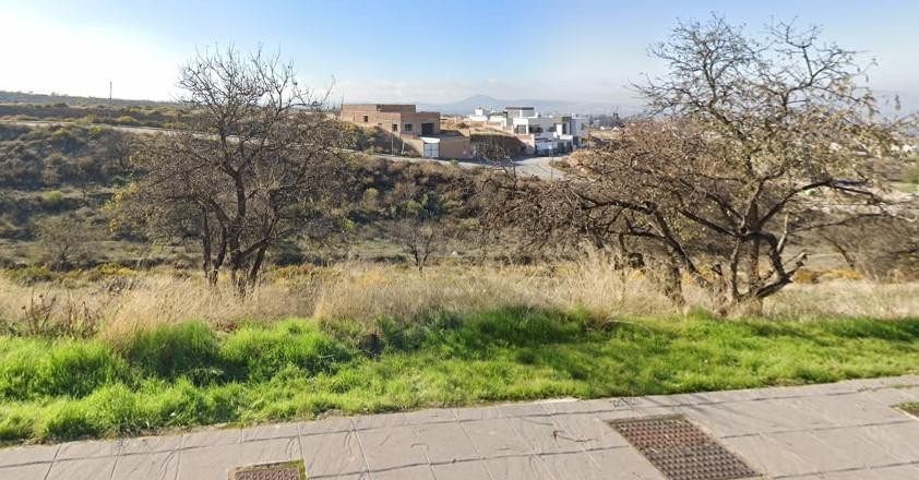 Suelo urbano en la Zubia, calle Gredos