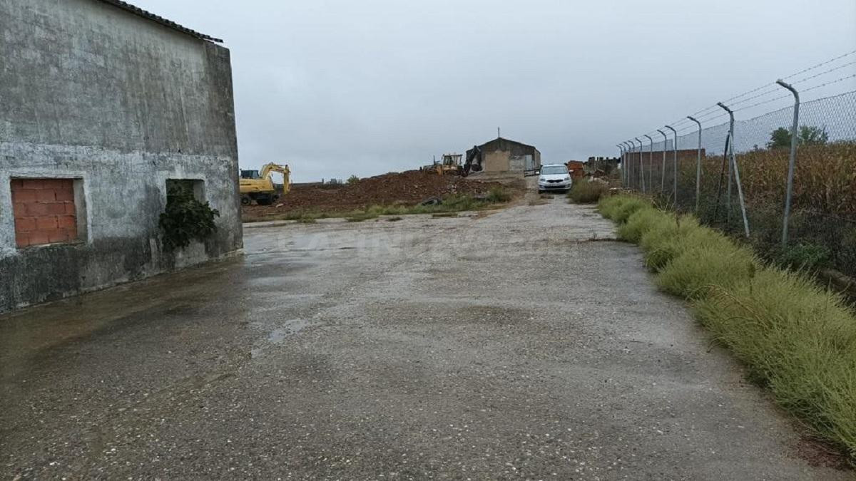 TERRENO URBANIZABLE EN MORALEJA - foto 2