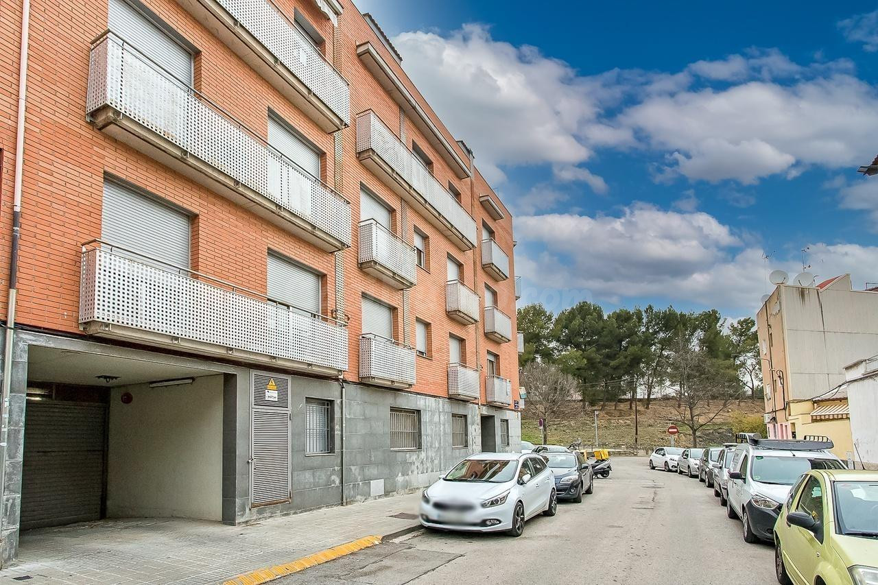 PROMICIÓN PLAZAS DE PARKING C/GENERAL MORAGUES TERRASSA