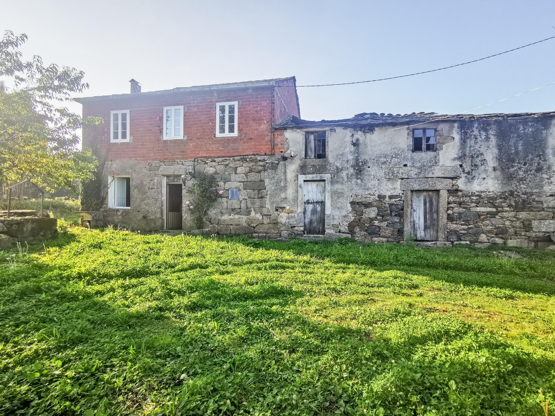 Casa de labranza con más de 6 hectáreas de terreno en Terra  - foto 4
