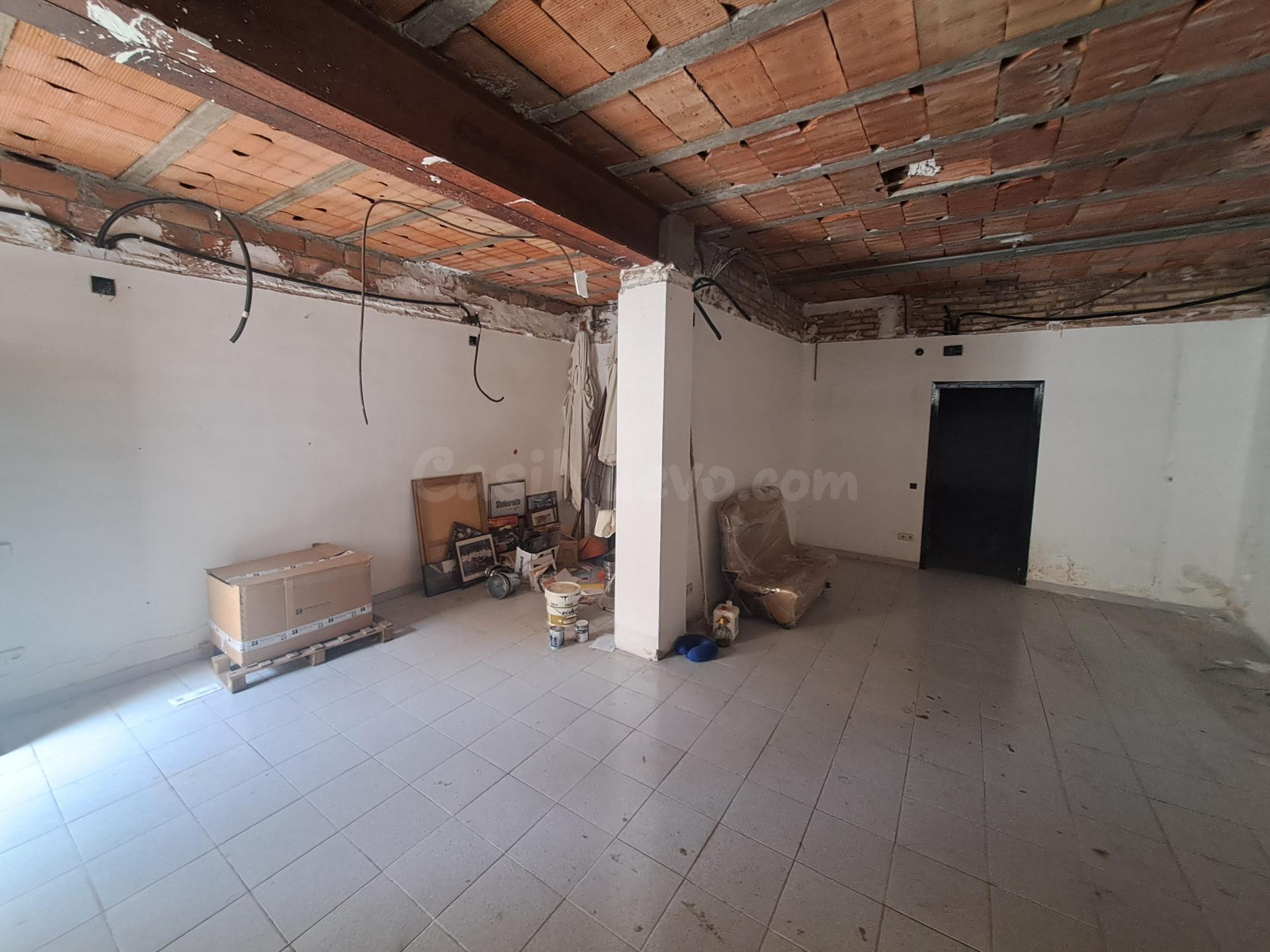 LOCAL EN VENDA BARRIO POBLE SEC