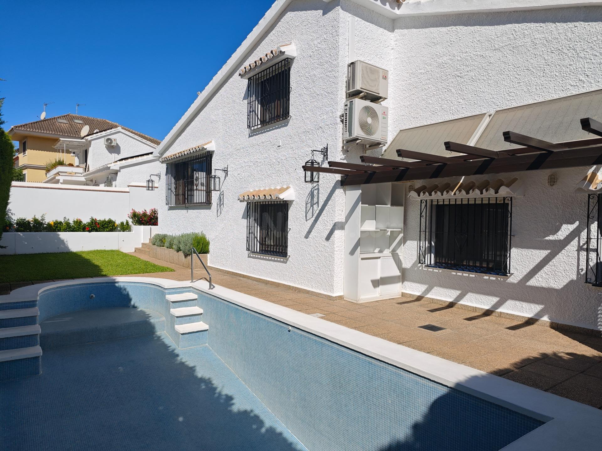 Magnifica villa situado en Fuengirola, en la zona Sohail.