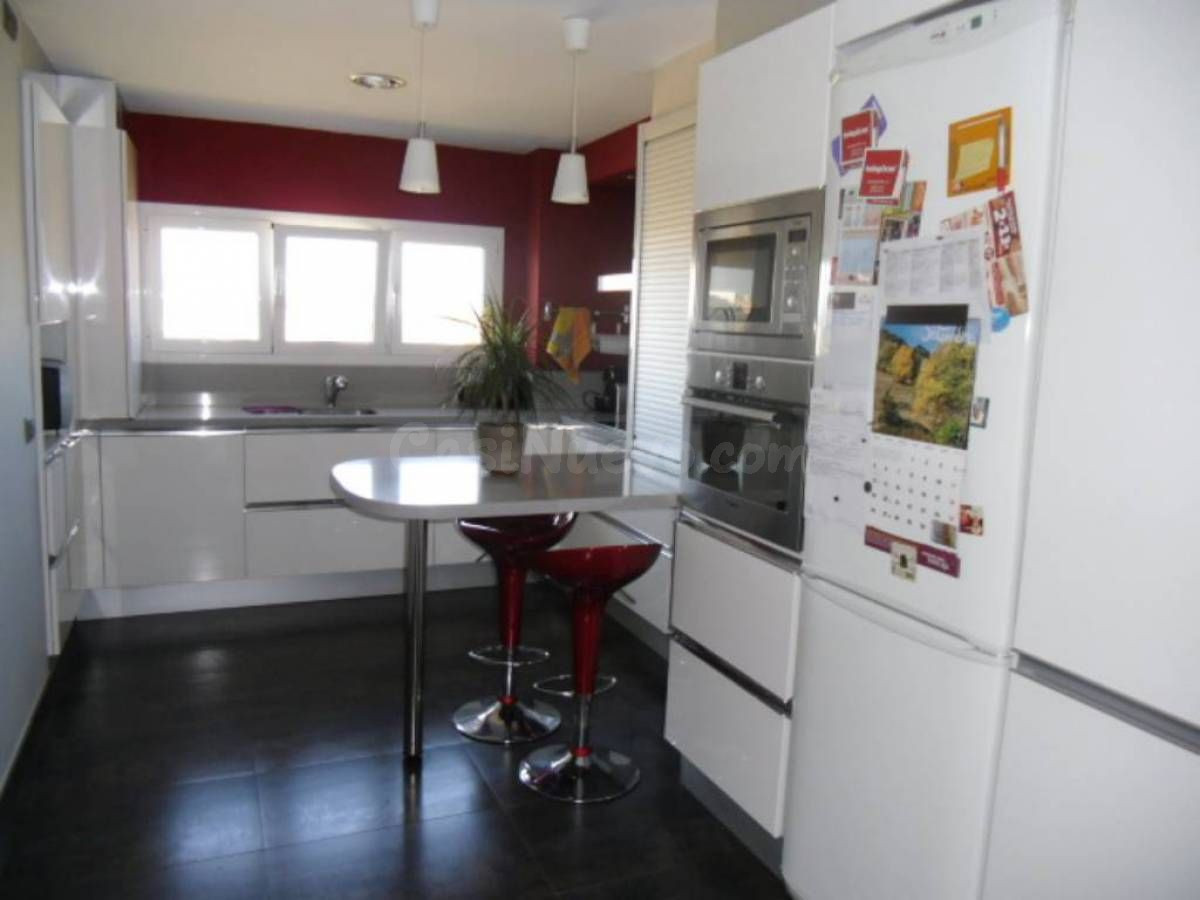 PISO REFORMADO EN VENTA CON PARQUING Y TRASTERO