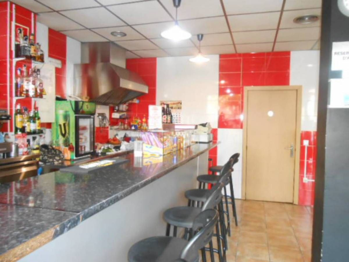 BAR EN ALQUILER CON TRASPASO
