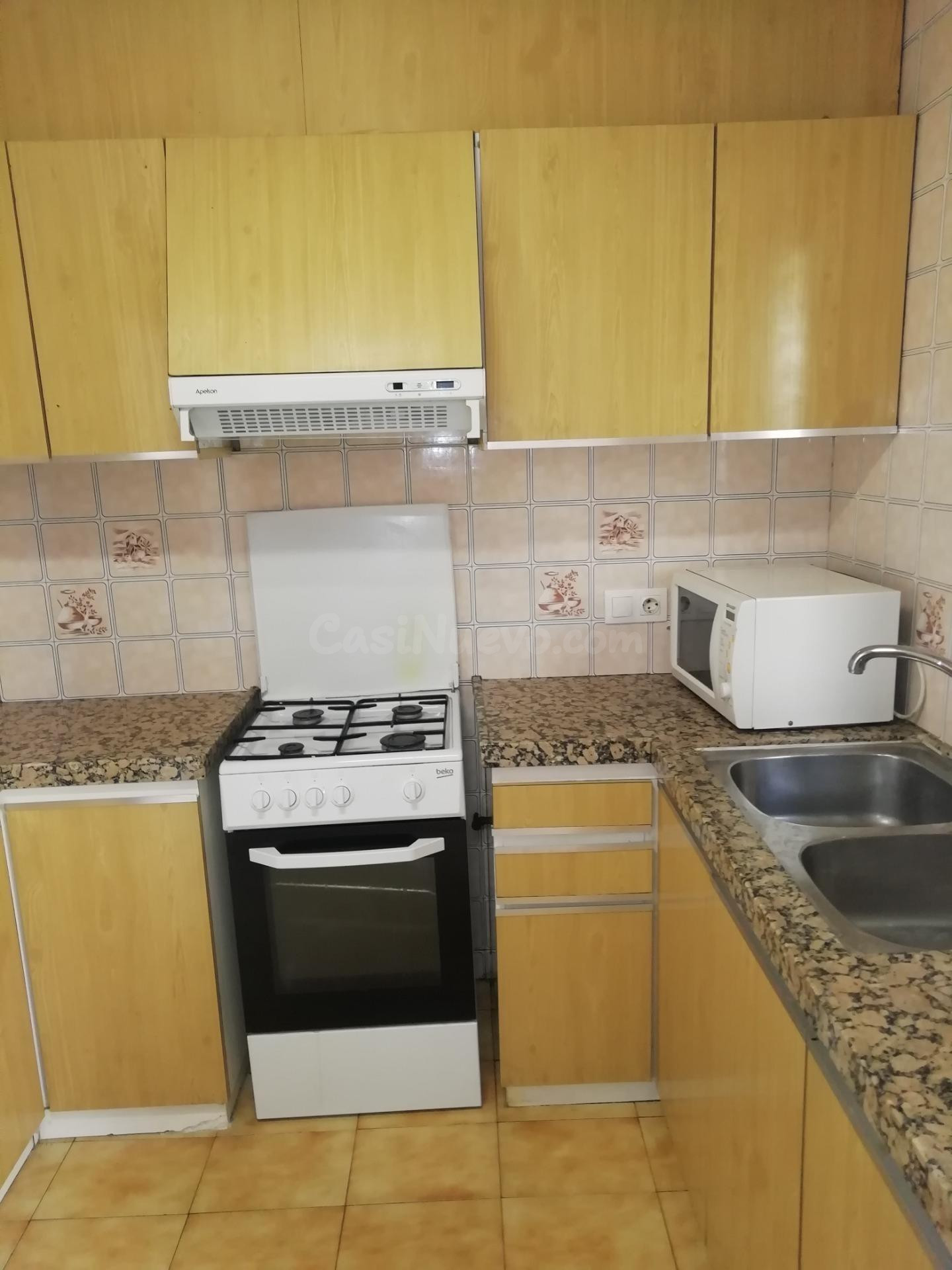 PISO SEMIAMUEBLADO EN VENTA