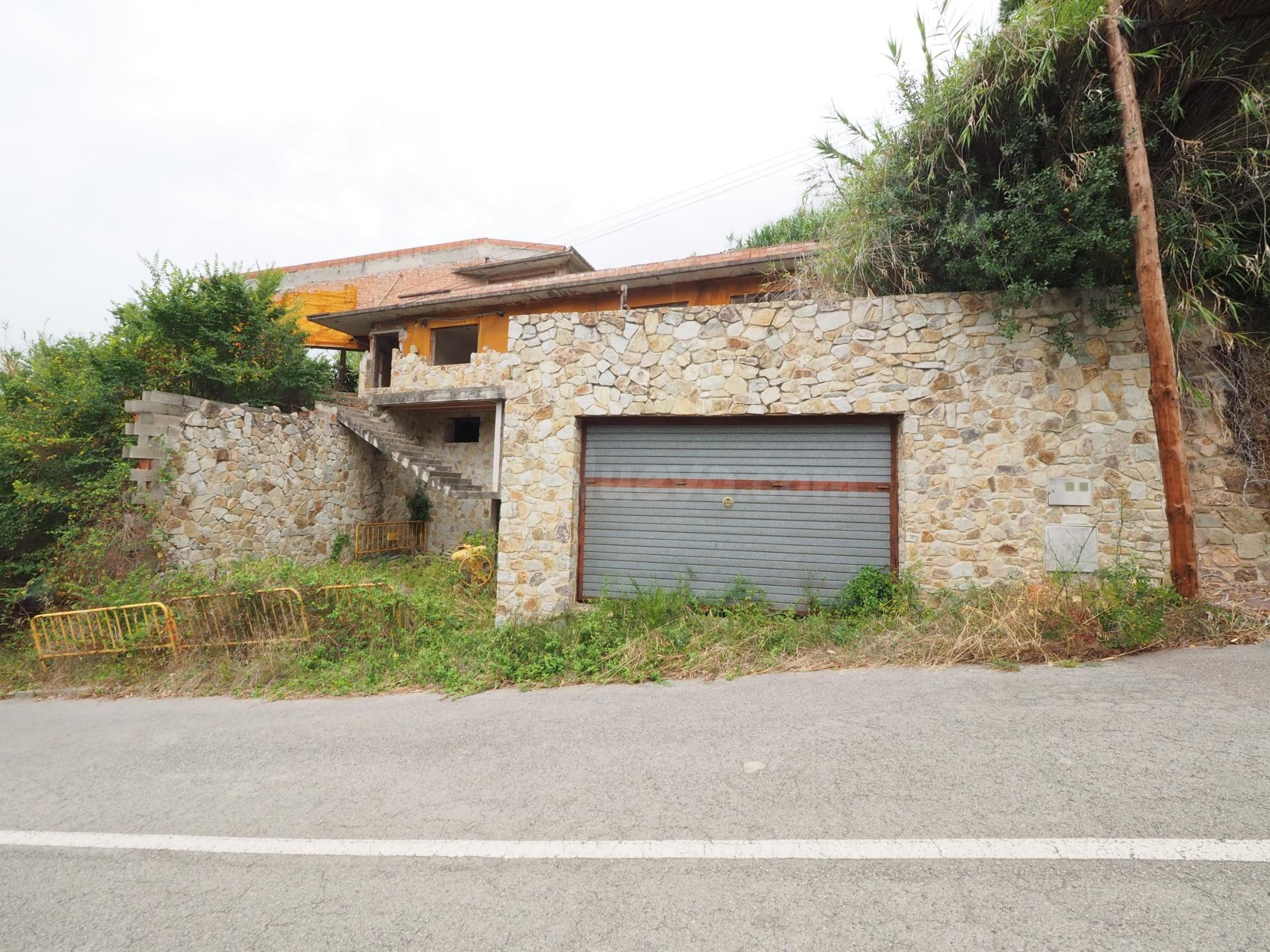 SE VENDE CASA EN ARENYS DE MUNT, URBANIZACIÓN TRES TURONS