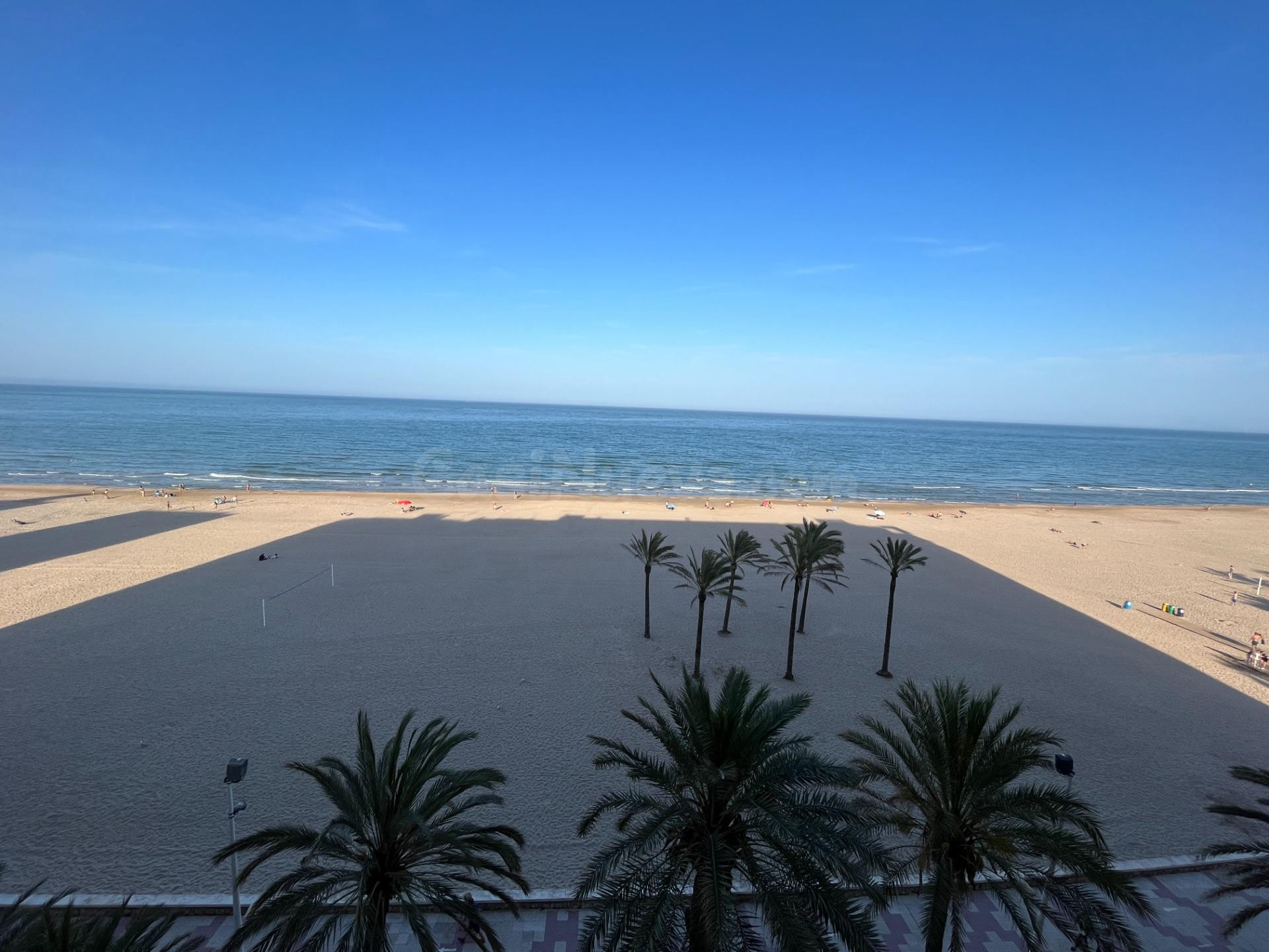 apartamento el alquiler en 1ª línea de playa de san antonio