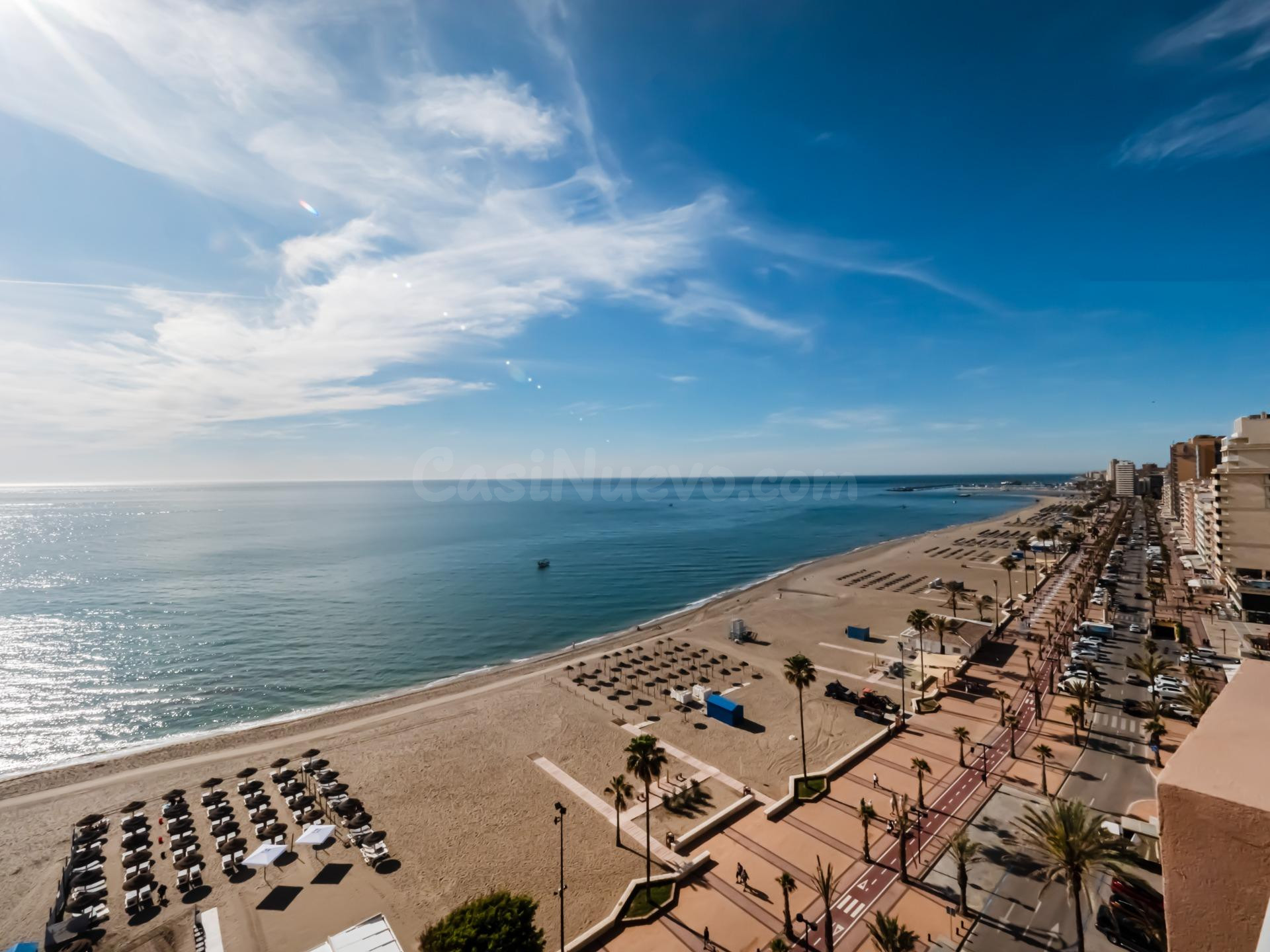 VENTA DE ÁTICO EN PASEO MARÍTIMO DE LOS BOLICHES, FUENGIROLA. 2 DORMITORIOS, TERRAZA Y VISTAS AL MAR