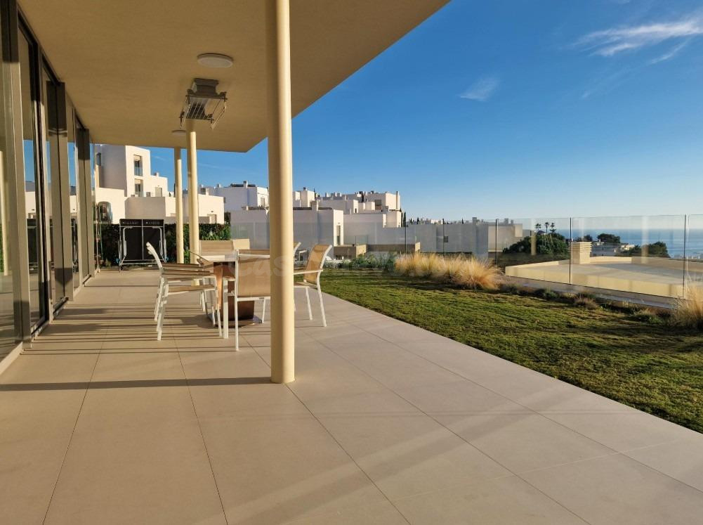 Benalmádena  - Piso de Lujo, 3 Dormitorios, Terraza, Piscina, Garaje, Trastero, Sauna