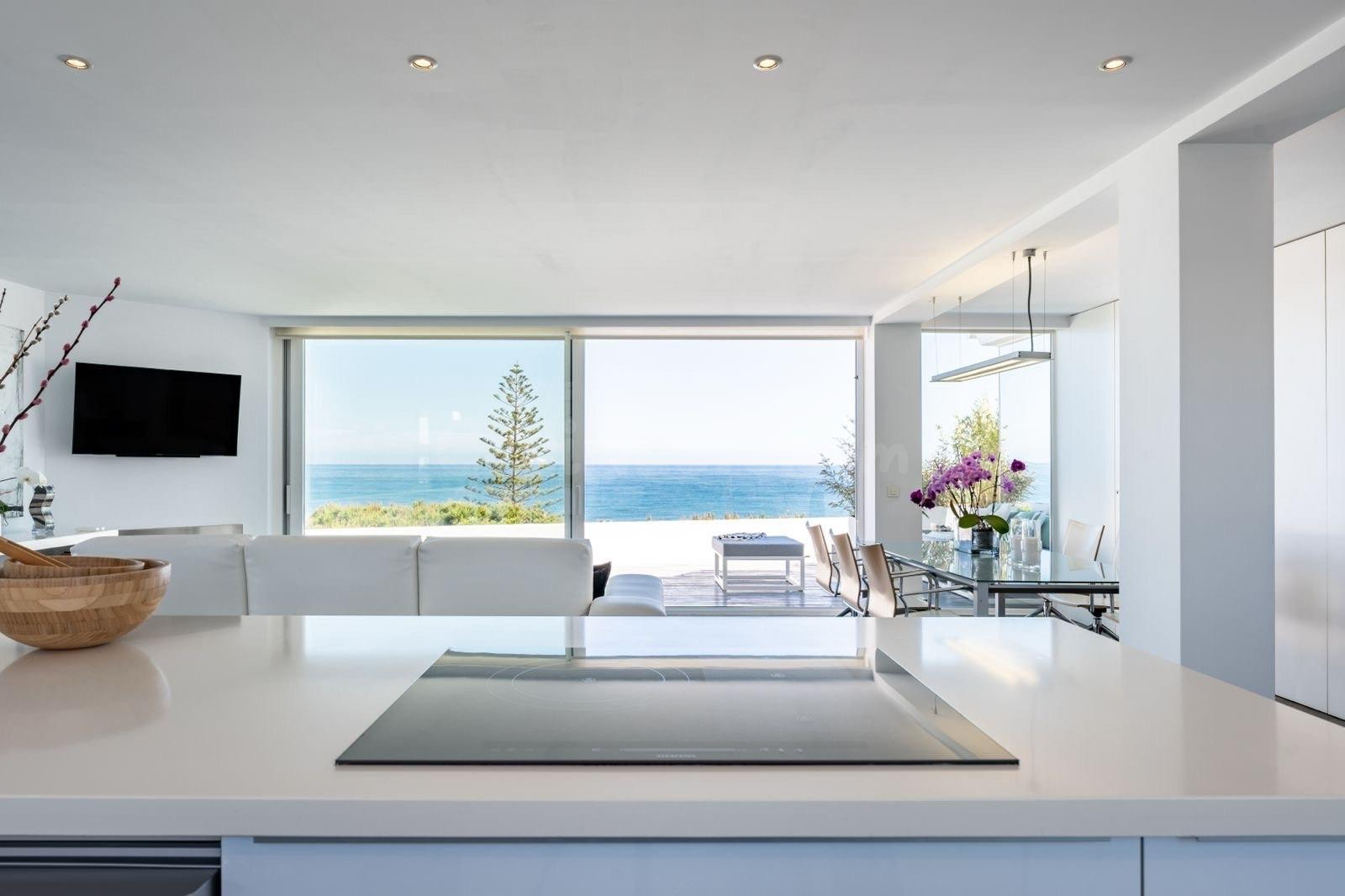 Calahonda - Ático Duplex, 2 Dormitorios, Terraza, Parking, 1ª Línea de Playa