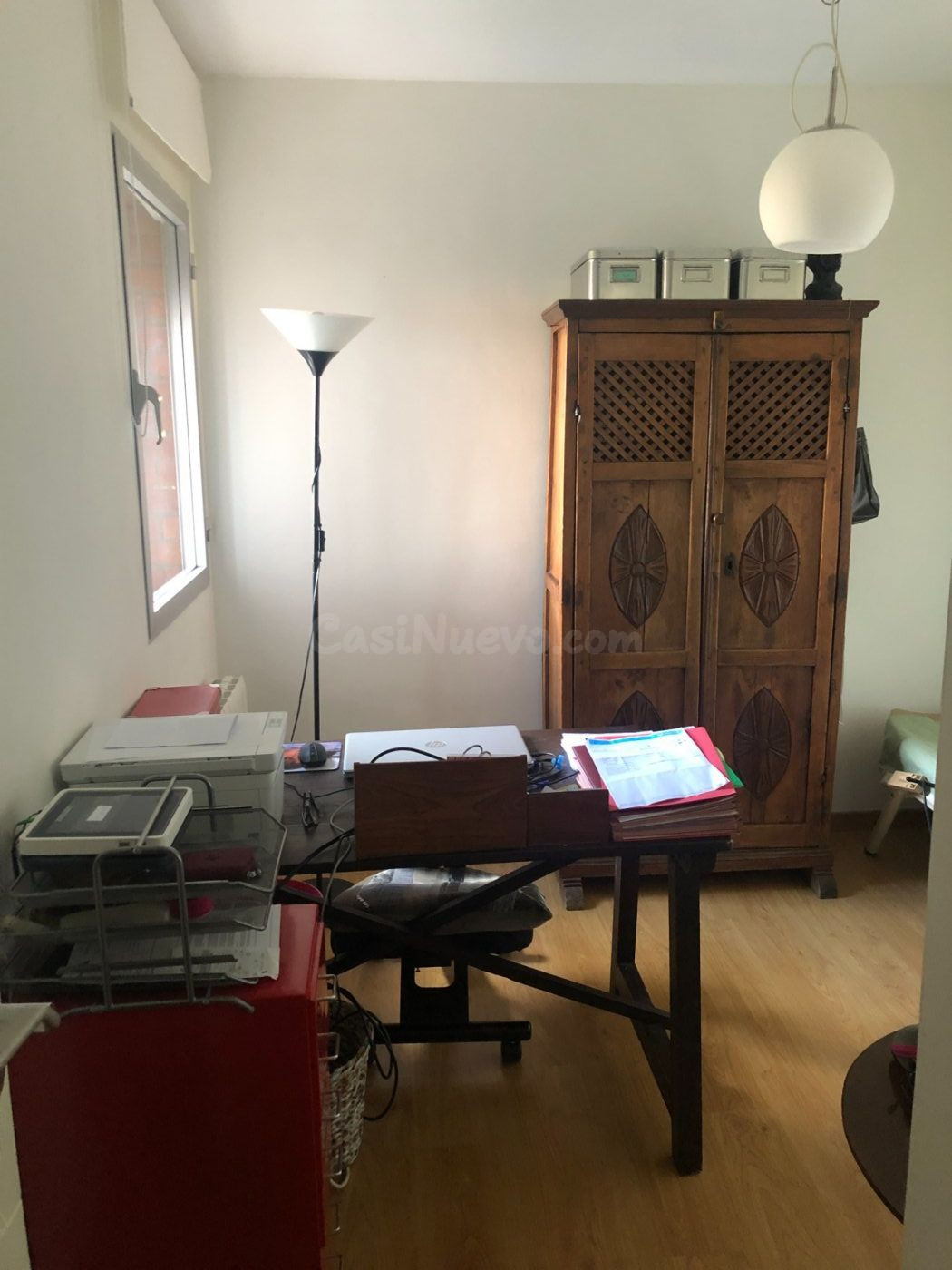 Piso de 3 habitaciones, salón, cocina, 2 baño, garaje y trastero.