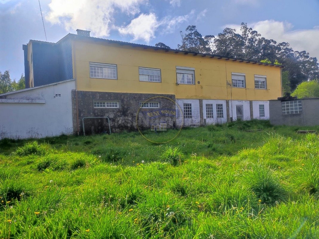 CASA DE 8 DORMITORIOS CON FINCA EN EL ENTORNO DE SAN COSME - foto 4