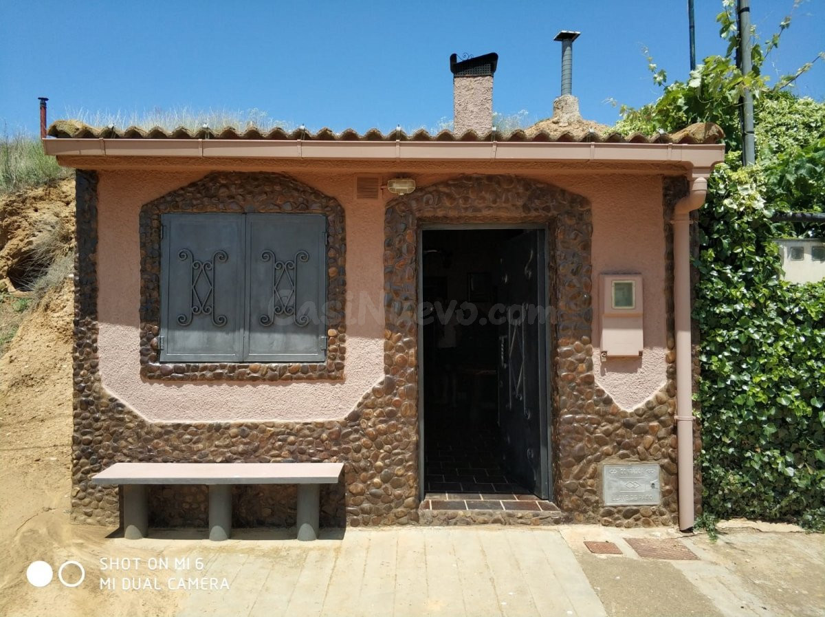 SE VENDE TÍPICA BODEGA LEONESA EN FRESNO DE LA VEGA, A 5 MINUTOS DE VALENCIA DE DON JUAN.