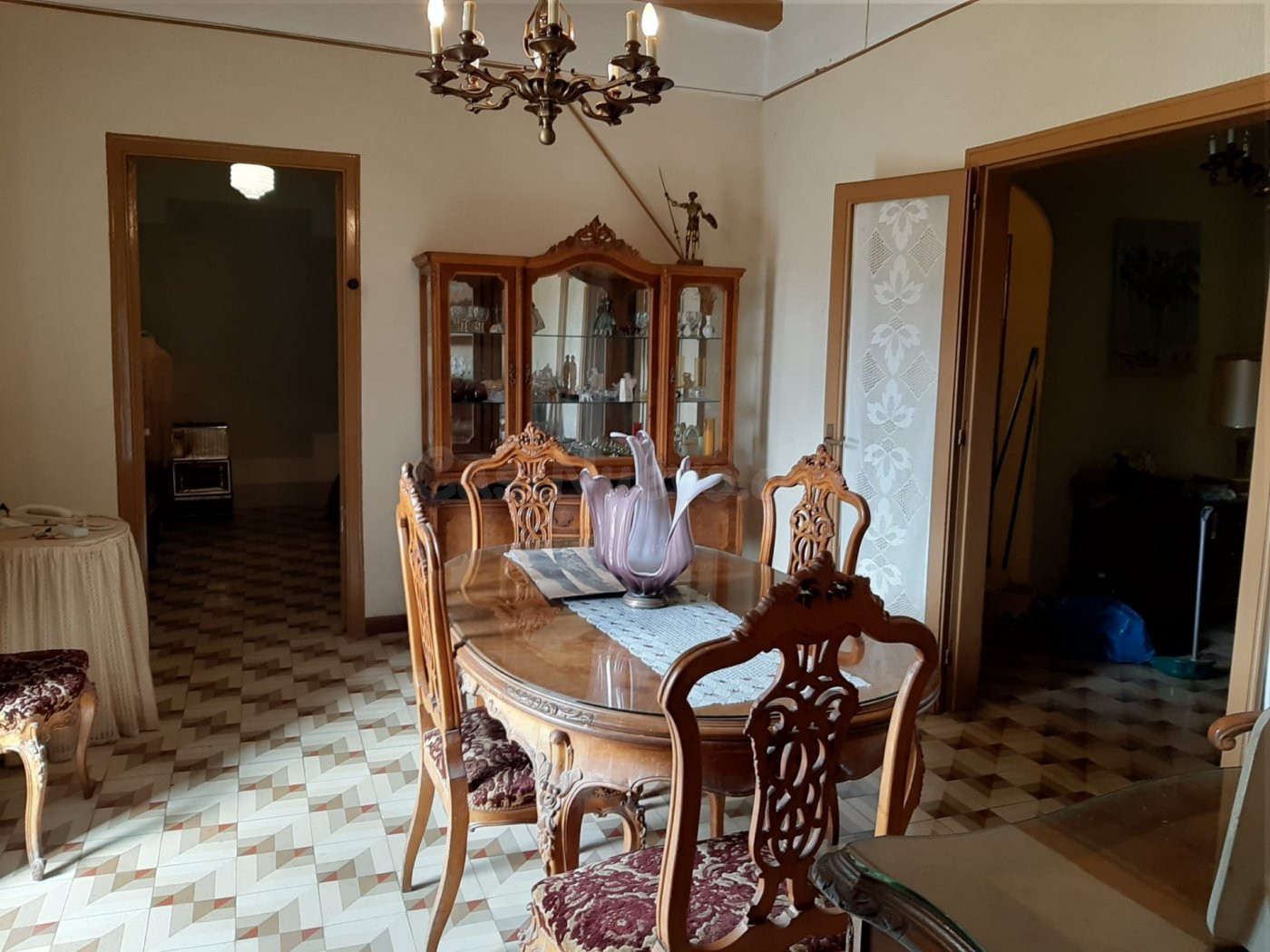 Casa de pueblo de 637 m2  - 13 habitaciones - posibilidad de - foto 4