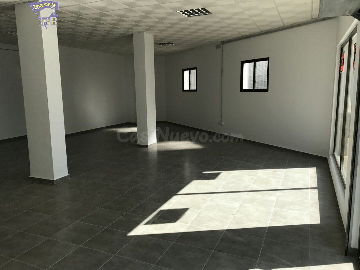 VENTA LOCAL COMERCIAL EN ZONA DE LAS CANTERAS