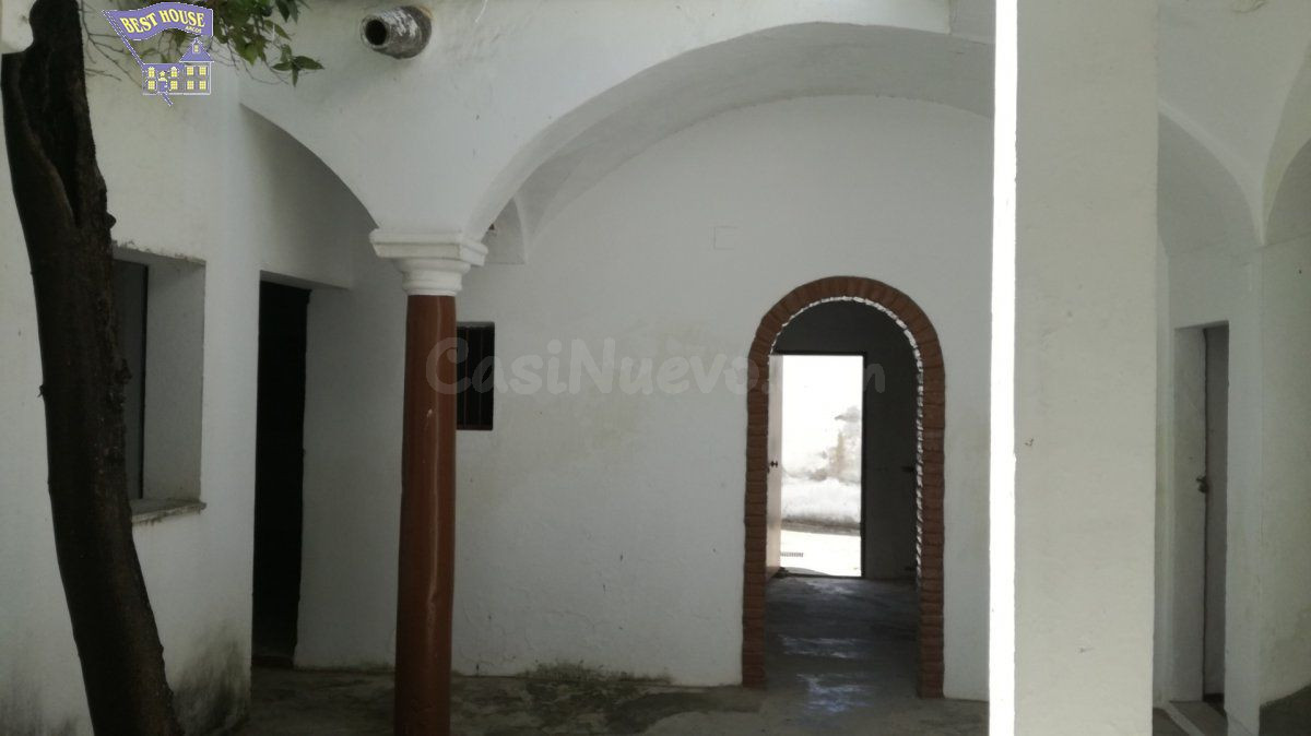 VENTA DE CASA EN PLENO CENTRO DEL BARRIO BAJO