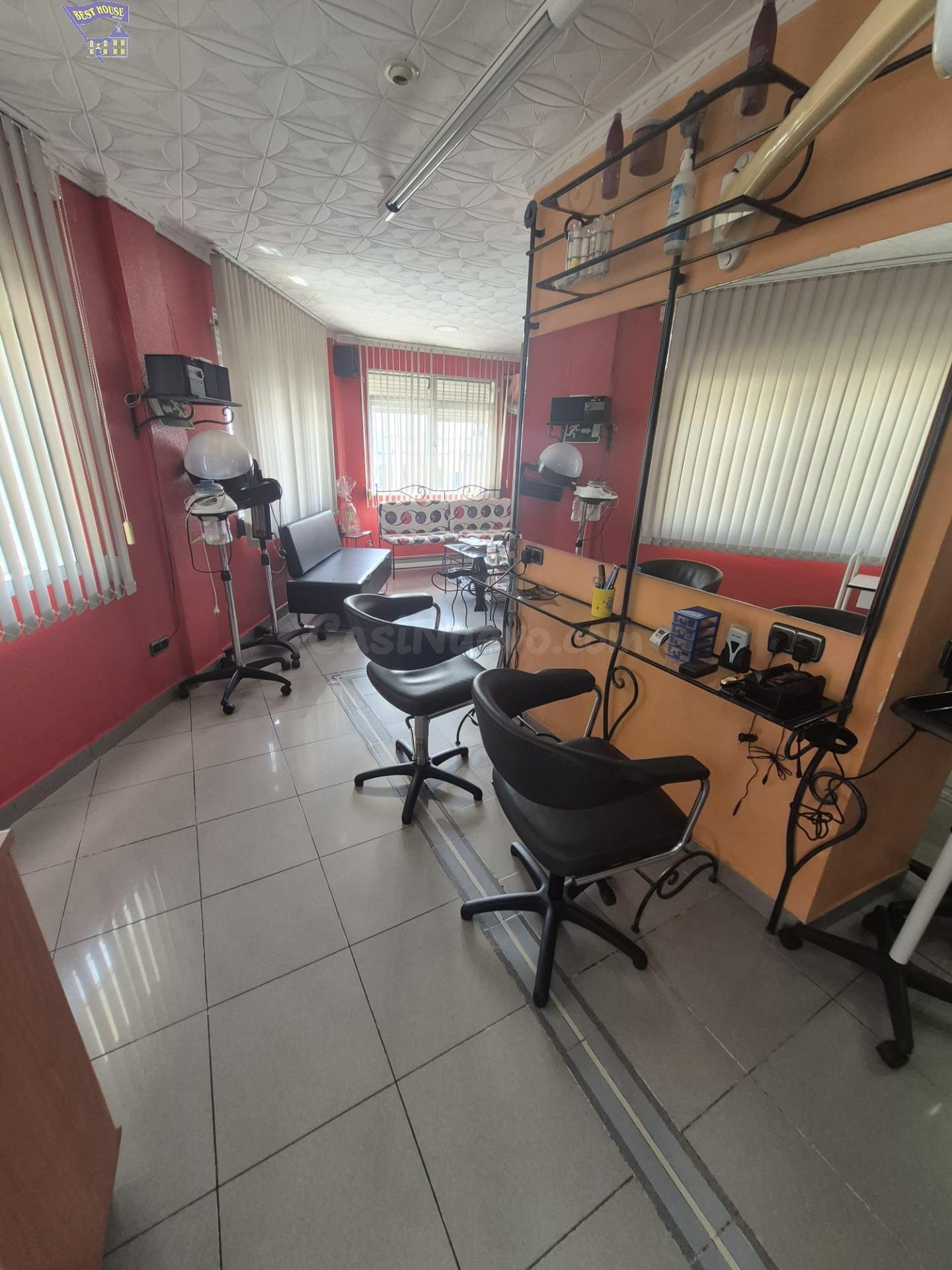 SE VENDE O SE ALQUILA LOCAL COMERCIAL EN LAS CANTERAS