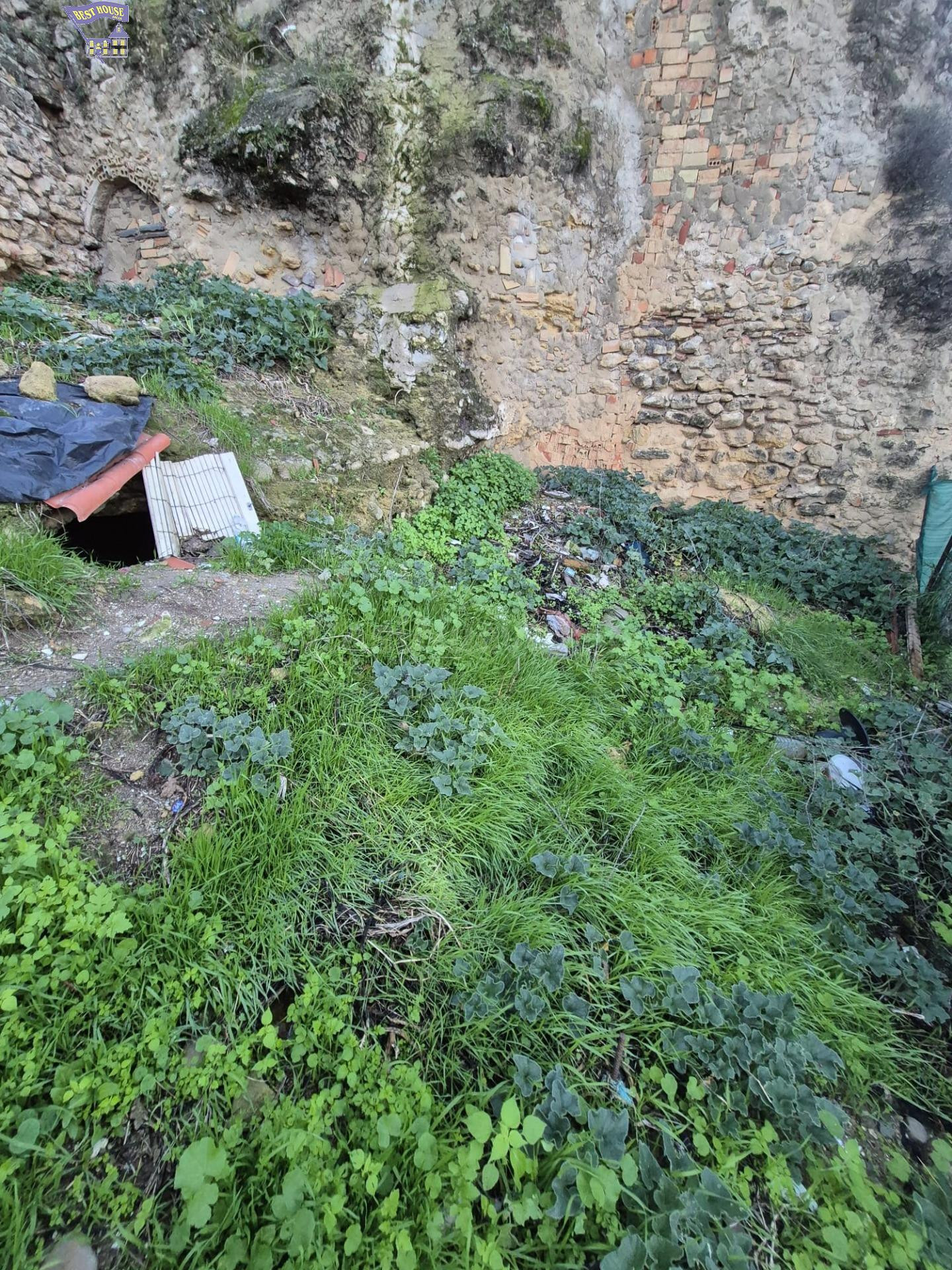 SE VENDE SOLAR EN ZONA DEL CASCO ANTIGUO
