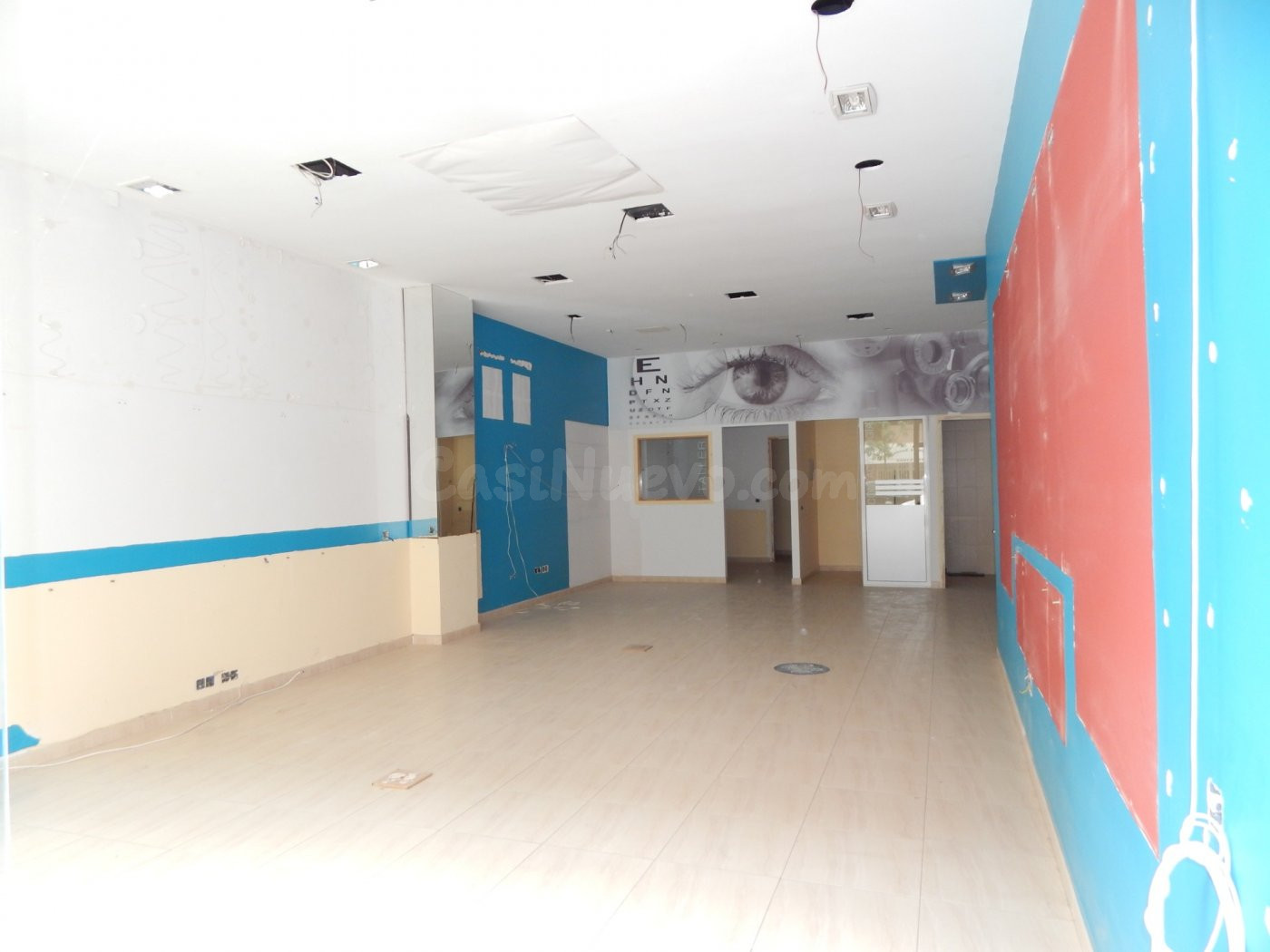 LOCAL COMERCIAL EN PLANTA BAJA CON MUY BUENA UBICACIÓN, EN ONTINYENT