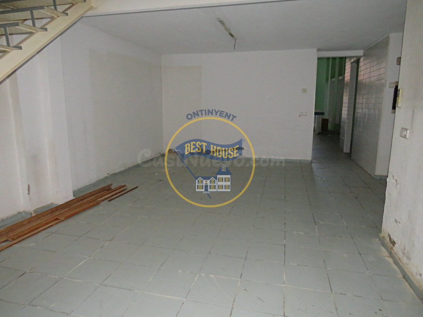 AMPLIO LOCAL EN ZONA COMERCIAL, ONTINYENT