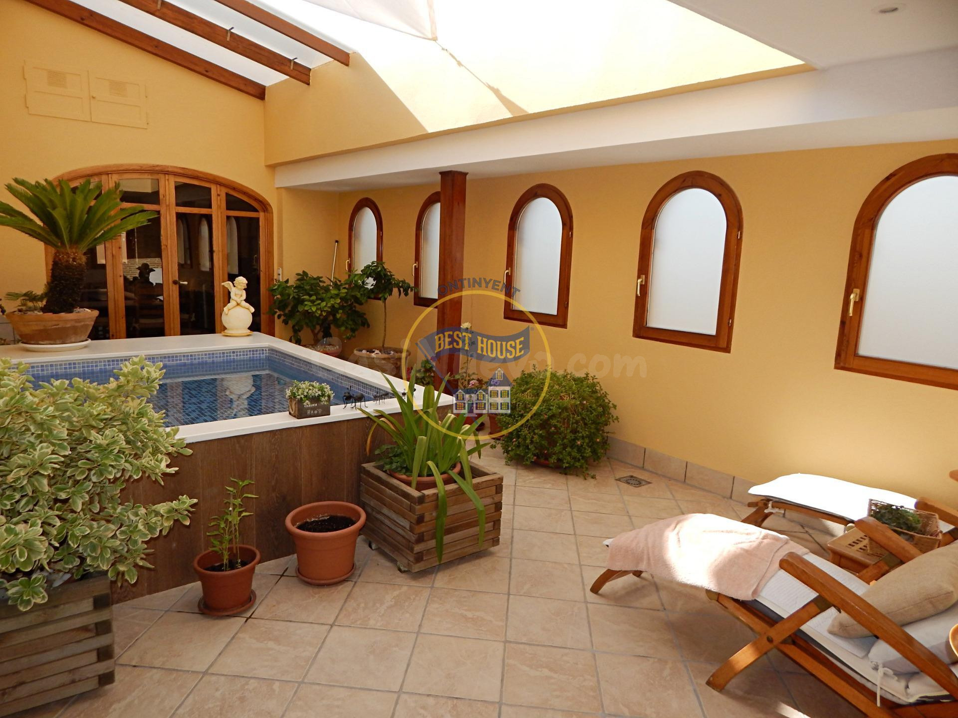 EXCLUSIVA CASA TODO INCLUIDO EN COCENTAINA.