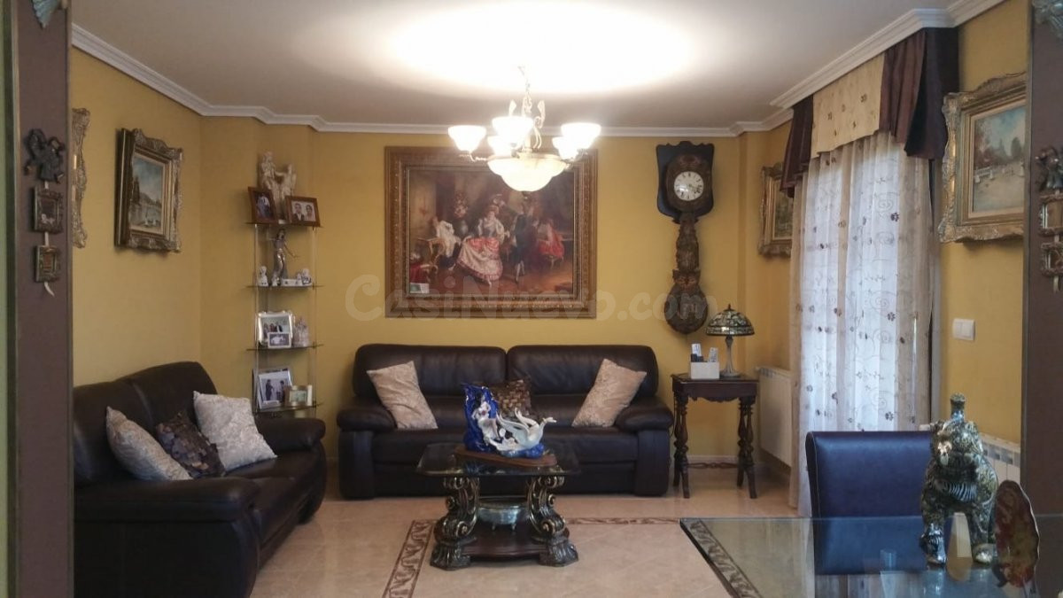 CHALET PAREADO EN VENTA EN STA. MARIA DE FIGUEIRAS