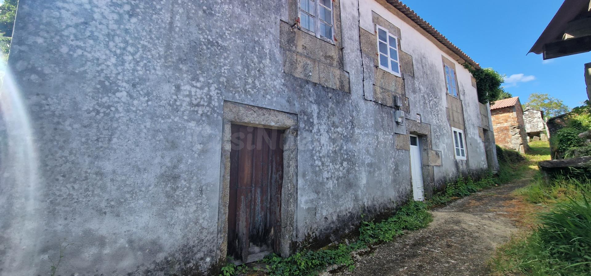 CASA DE PIEDRA CON TERRENO OPARA REFORMAR EN OUTES