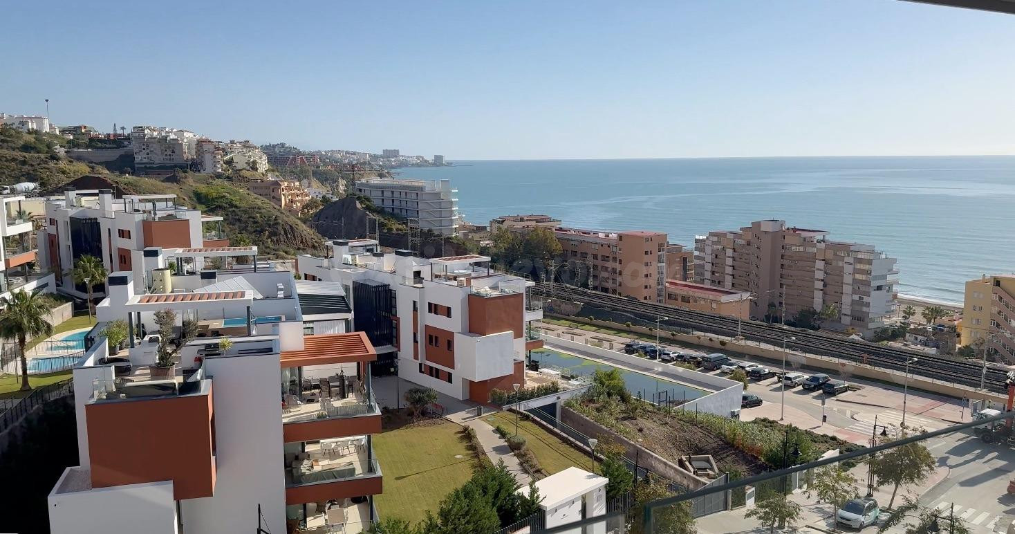 *** OBRA NUEVA TERMINADA. ATICO FRENTE AL MAR, LISTO PARA ENTRAR A VIVIR !!!.