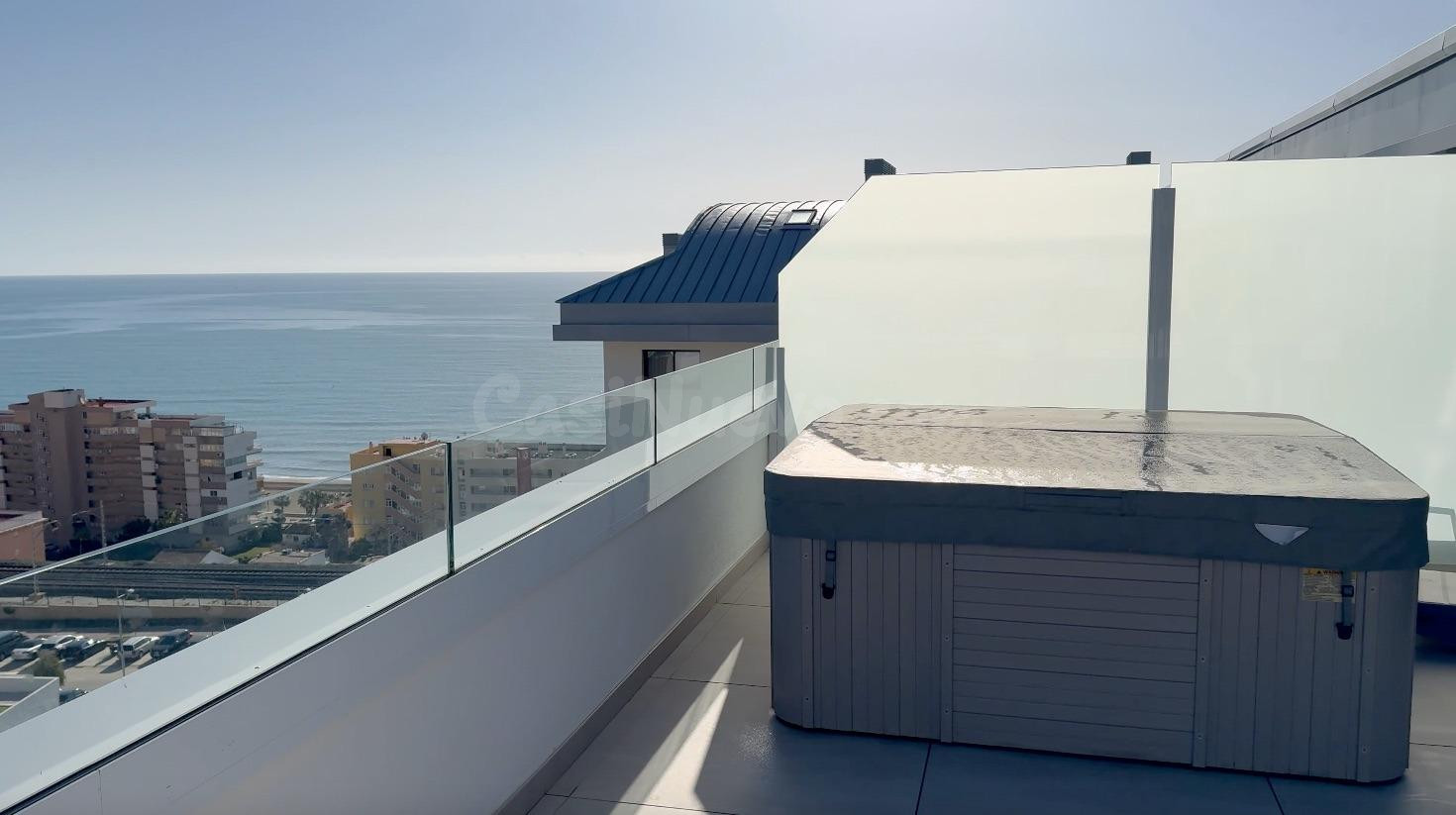 *** OBRA NUEVA TERMINADA. ATICO FRENTE AL MAR, LISTO PARA ENTRAR A VIVIR !!!.