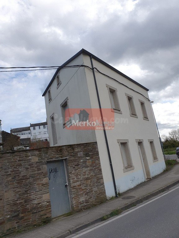 SE VENDE CASA CON TERRENO CERCA DEL SAGRADO CORAZÓN - foto 3