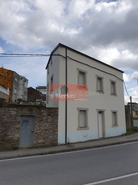 SE VENDE CASA CON TERRENO CERCA DEL SAGRADO CORAZÓN - foto 4