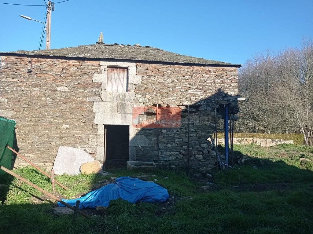 SE VENDE CASA PARA REFORMAR EN BEGONTE
