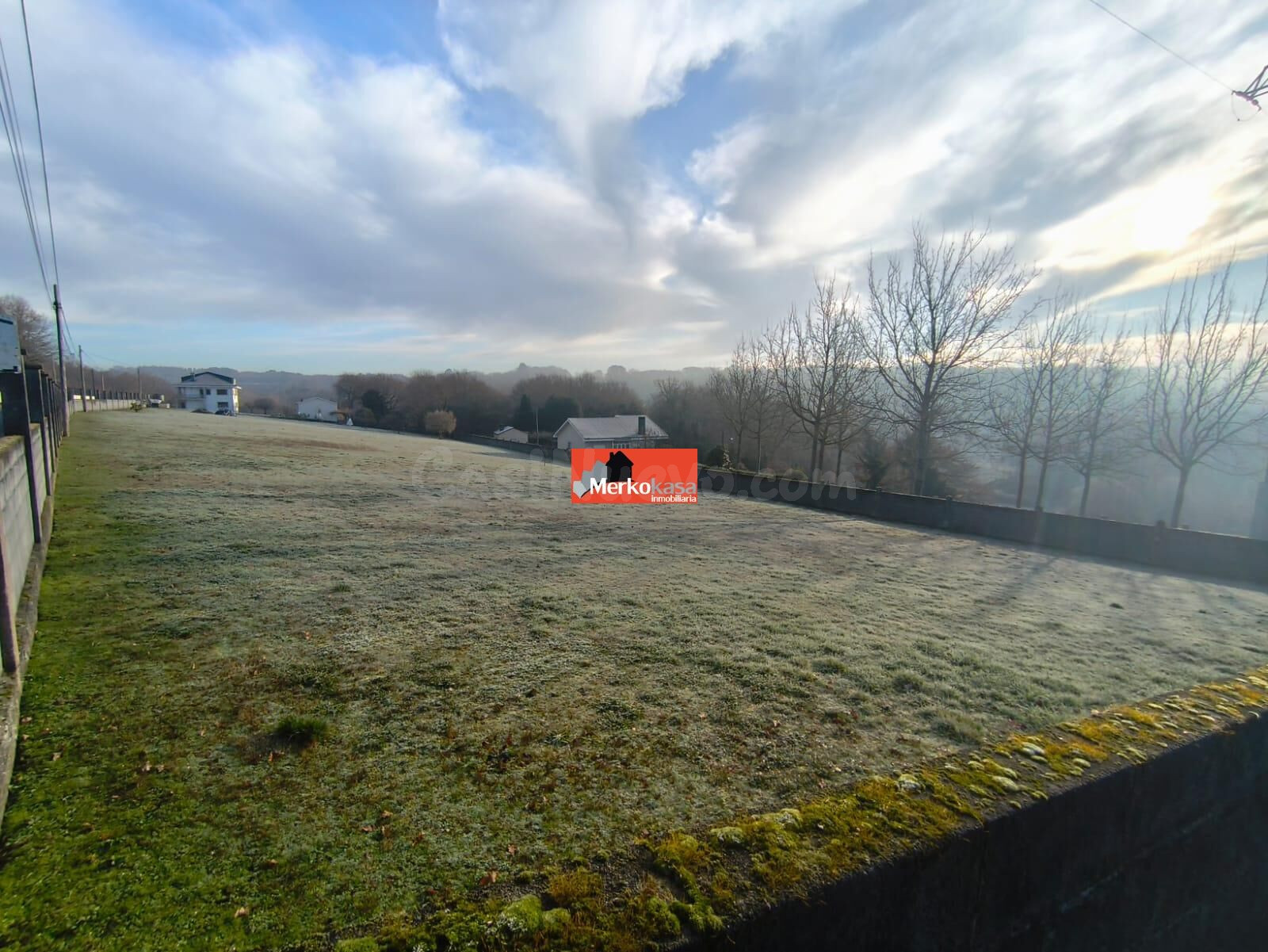 SE VENDE FINCA EDIFICABLE CERCA DE LUGO