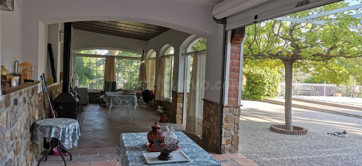 Estupendo chalet en venta - foto 2