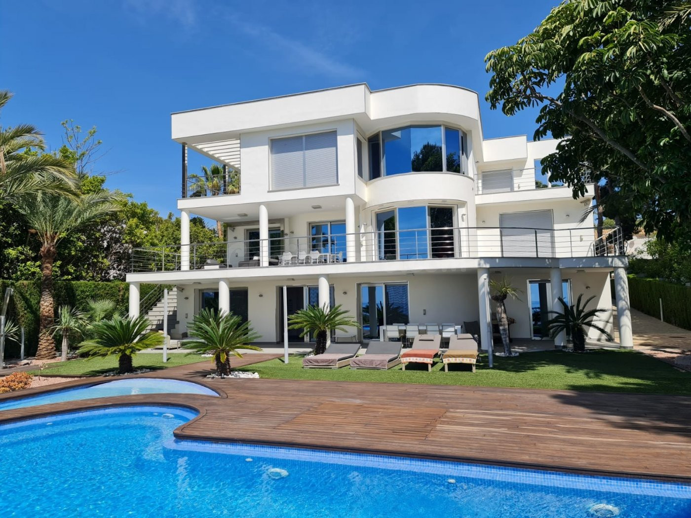 Villa de Lujo en primera línea