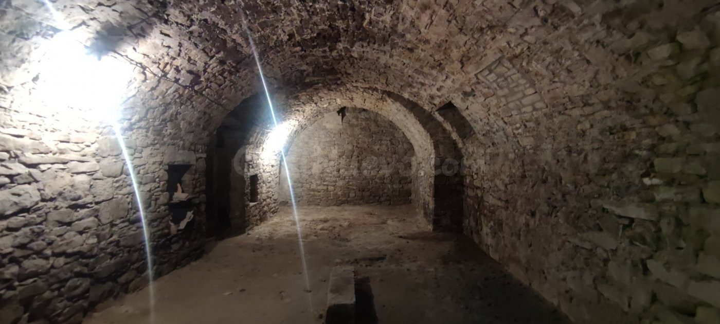 LOCAL CON ENCANTO DE 285M2 IDEAL PARA RESTAURANTE