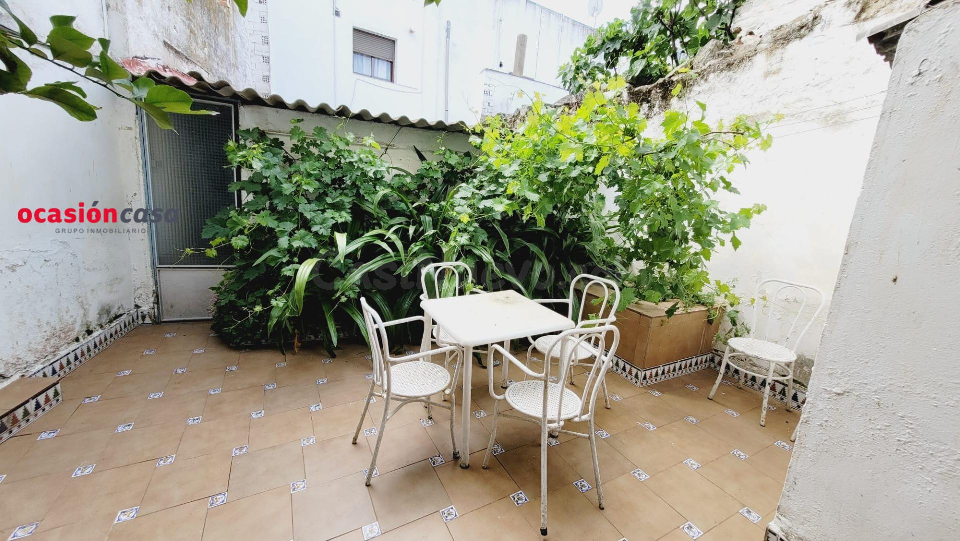 SE VENDE PLANTA BAJA CON COCHERA