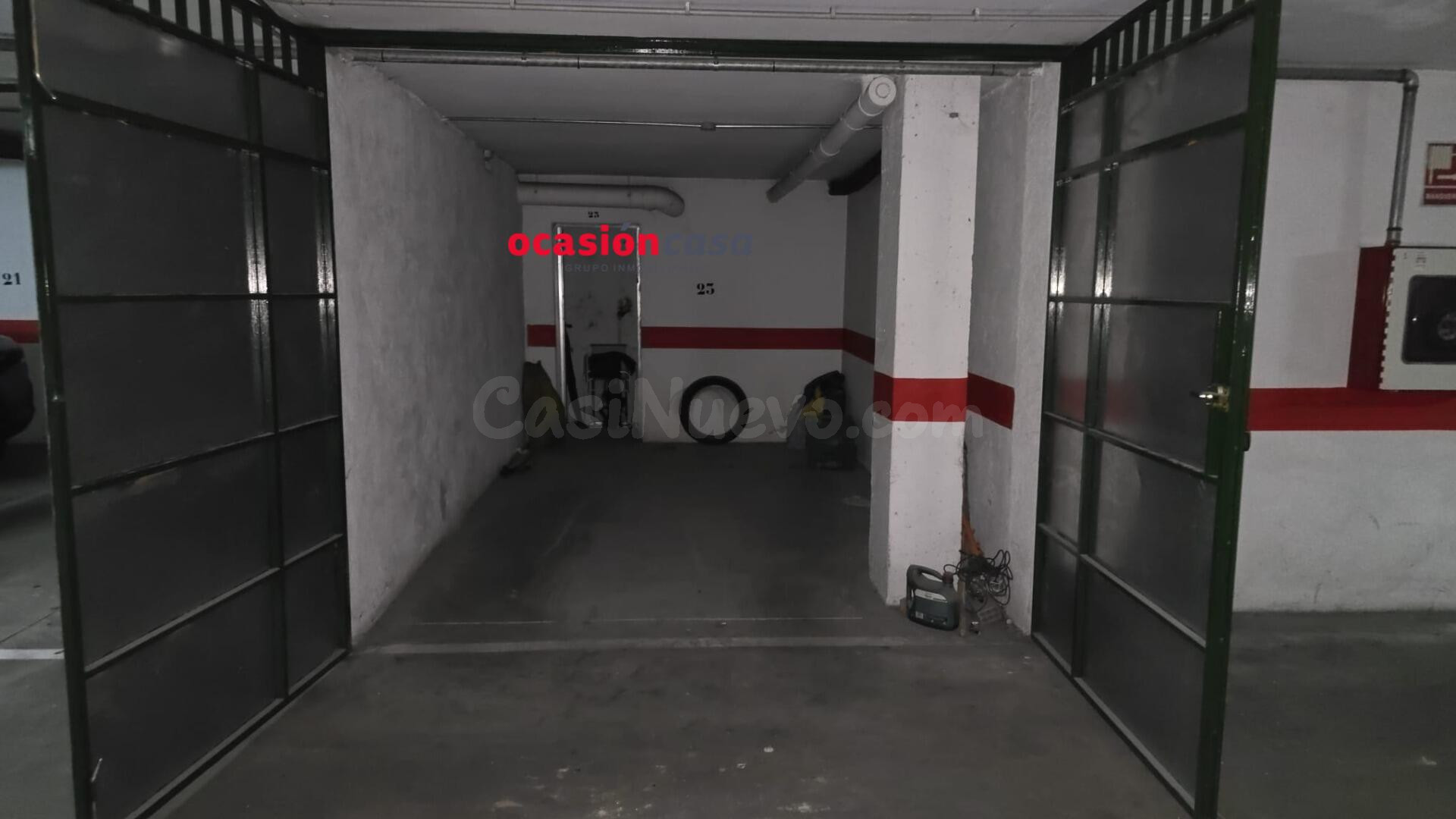 COCHERA CERRADA CON TRASTERO