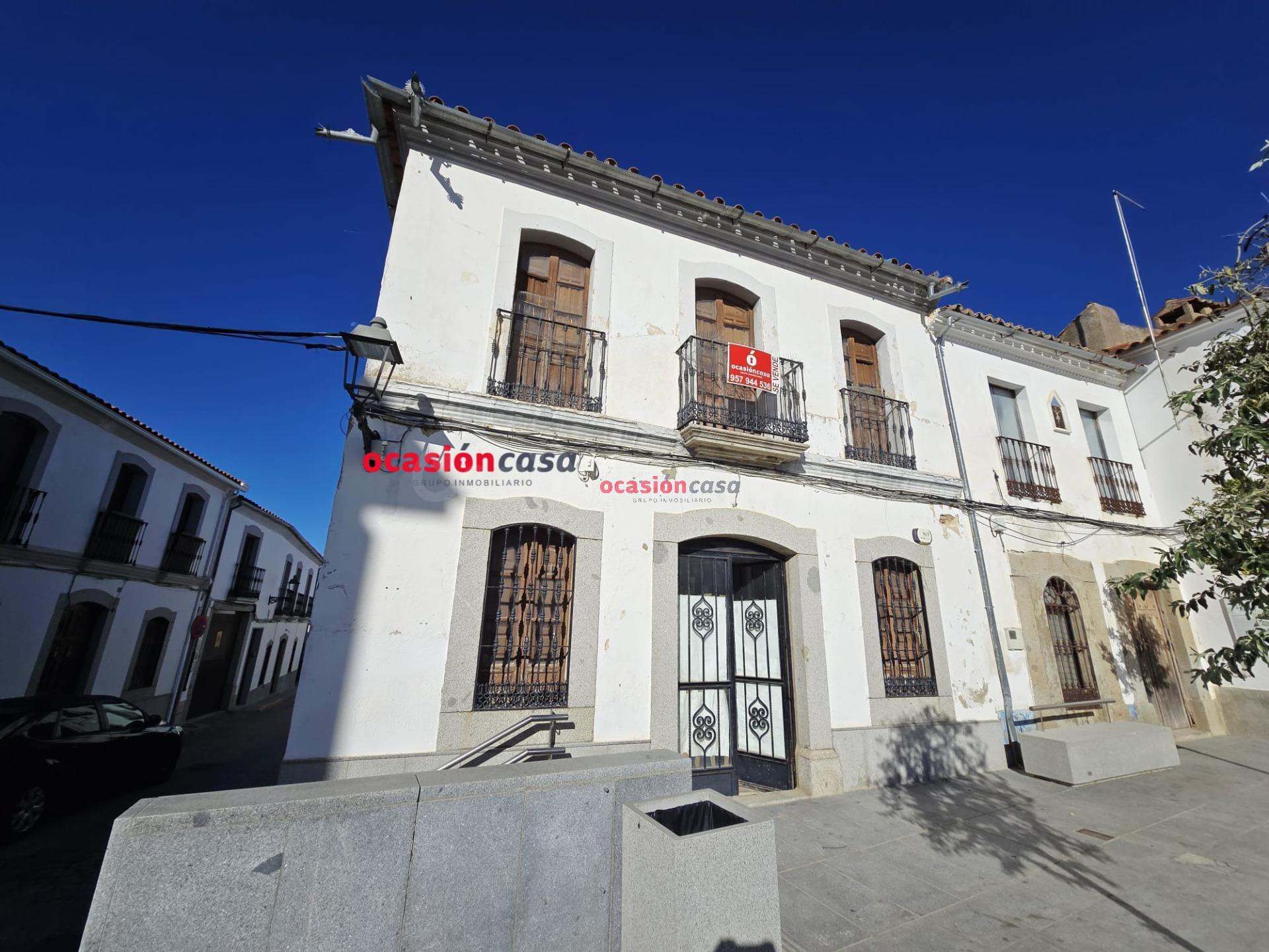 CASA JUNTO AL AYUNTAMIENTO EN VILLANUEVA DEL DUQUE - foto 2