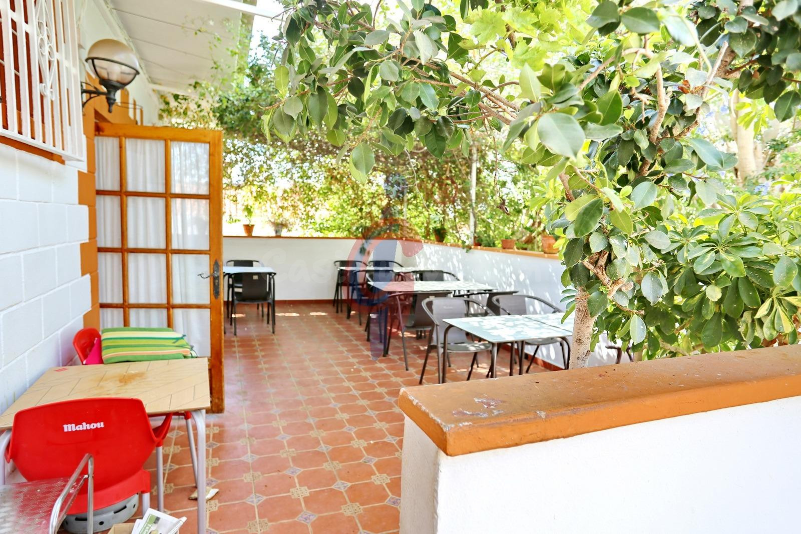 Oportunidad Única de Inversión: Restaurante Totalmente Operativo en La Marina (Costa Blanca)